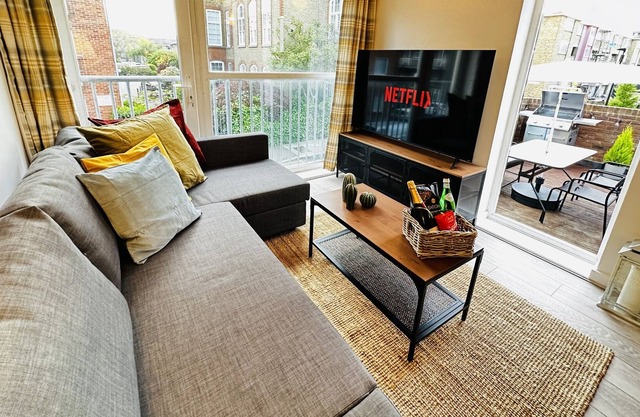 Canary Wharf View Apartments