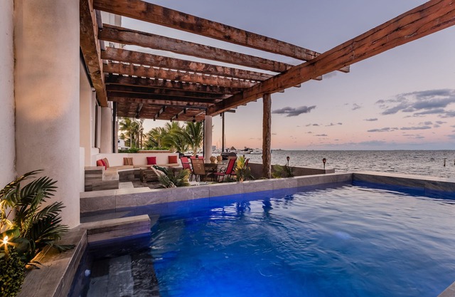 Nueva!!! Residencia de Lujo Frente al Mar Sobre la Playa- Zona Hotelera