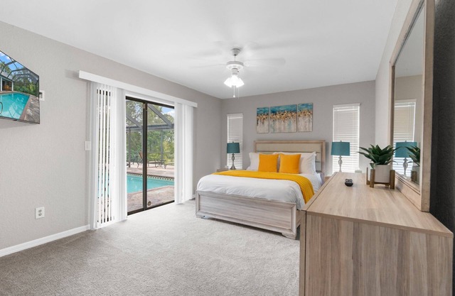 Candida's Retreat Sleeps 8 Guests : 3 Bedrooms, 5 Beds, 2 Full Baths Heated Pool