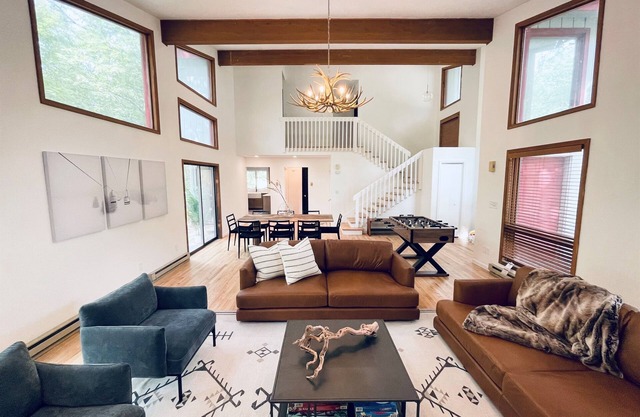 Candlewood Chalet | Hot Tub Lakes Pool Games