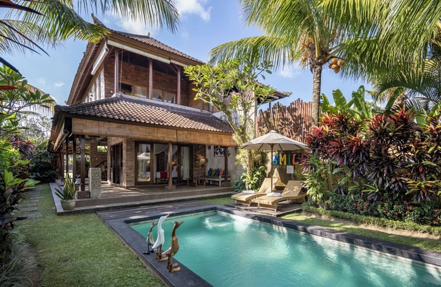 Candy Villa by Pramana Villas