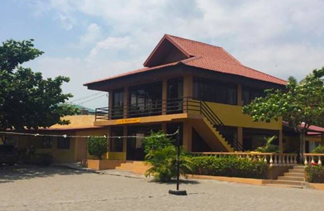 Canoe Beach Resort