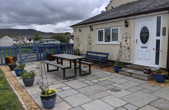 Canol Cae Cottages Poppy