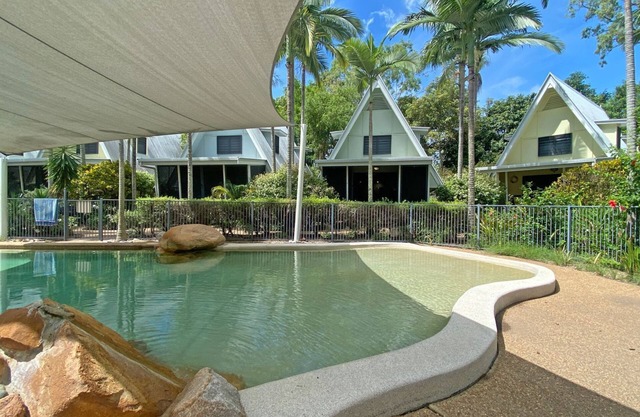 Canopy Chalet 4 - Nelly Bay, QLD