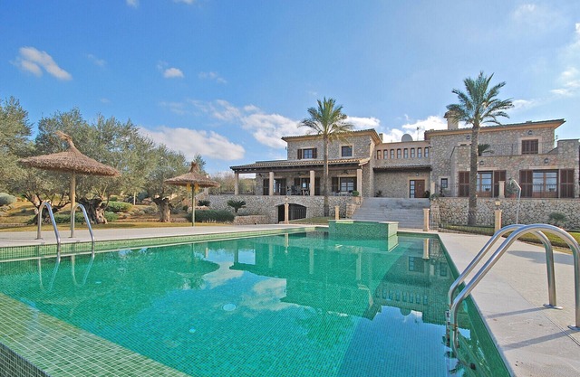 Canova - Amplia casa con piscina para 16 personas en Ariany, Mallorca