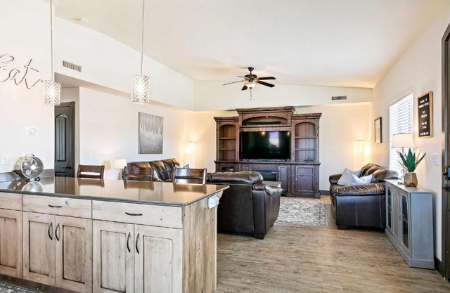 Canthony's Cottage W301 condo