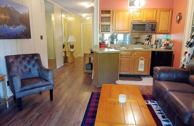 Canyon Creek Condo # 105 - Cosy Cabins Real Estate, LLC. - Ruidoso NM