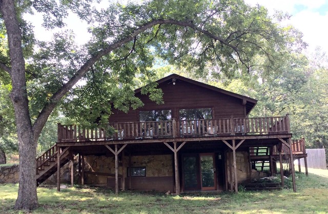 Cabina de Canyon Hill- situada en los gritos de Dougherty entre Sulphur y Davis, OK.