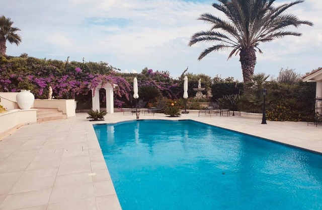 Cap holidays