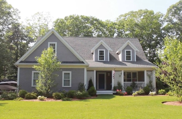 Cape Cod Cottage Located in East Orleans Close to Nauset Beach.
