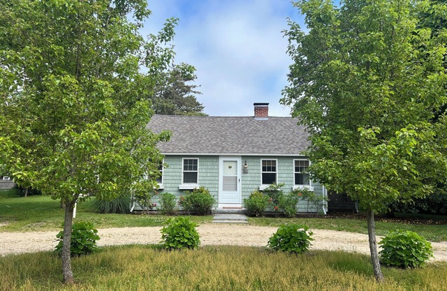 Cape Cottage- 0.3 miles to beach, pet friendly!