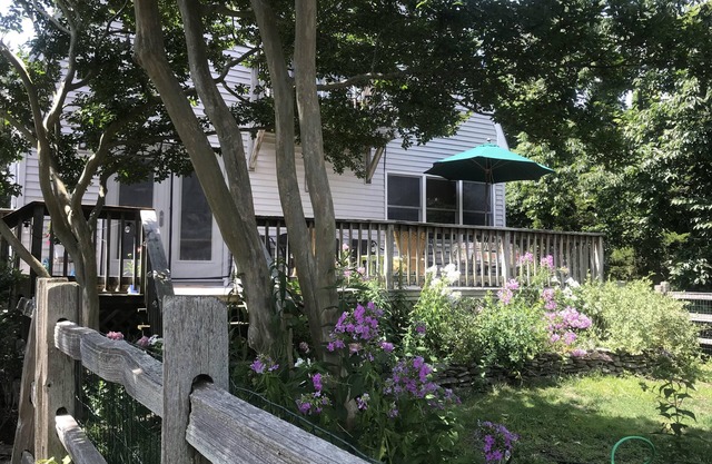 Cape May Point: Friday-Friday checkin-checkout. Walk to beach. Spacious comfort.
