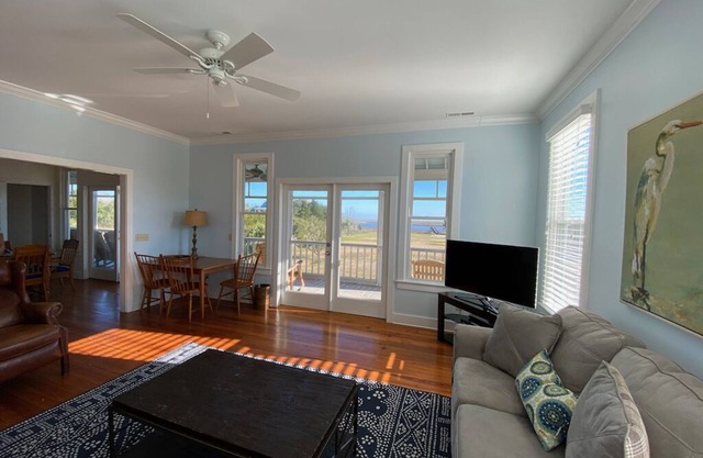 "Cape View" Relaxing home with private dock on the ICW with Lighthouse Views!