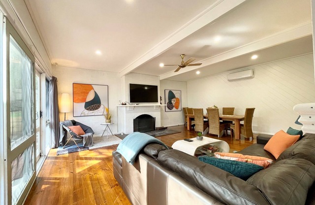 Capelink Atop Prestigious Oliver's Hill: Longer Stay Welcome