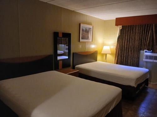 Capital O Pleasant Motel Grand Rapids MI