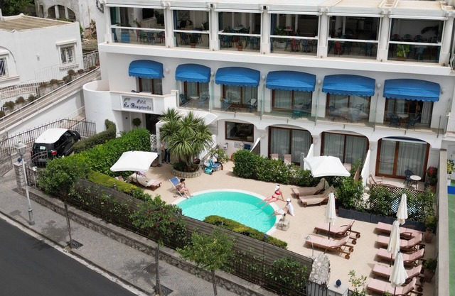 Capri Bougainville