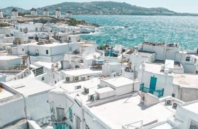 CAPRI Downtown Rooms
