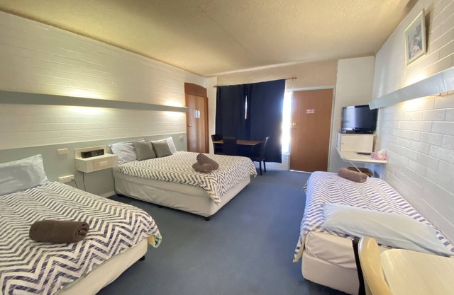 Capri Motel