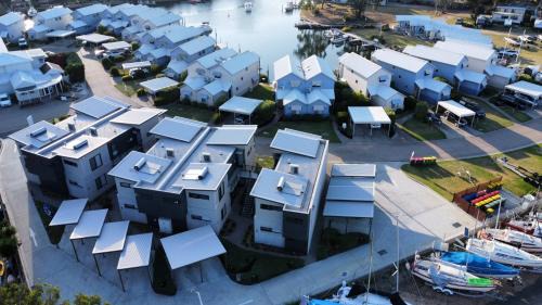 Captain's Cove All Accessible Luxury Apartment with Free Netflix