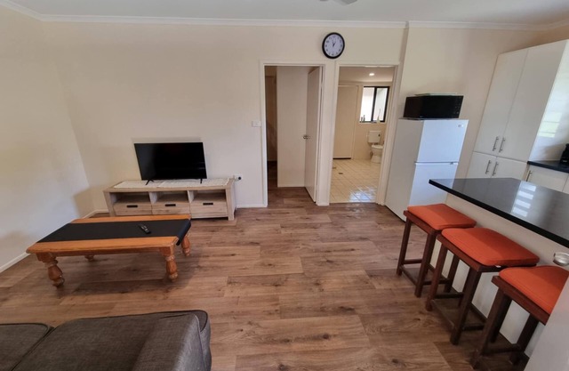 Captain's Retreat, Double Family Sized House, in middle of Historic Cooktown.