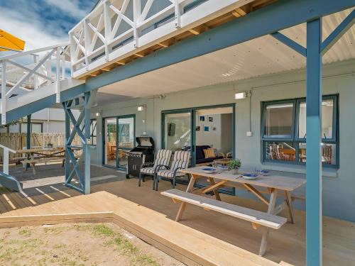 Captains Bach at Cooks - Downstairs Holiday Unit