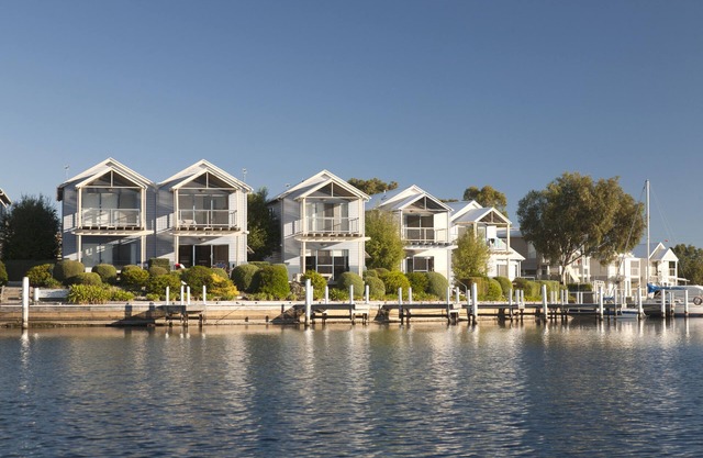 Captains Cove Waterfront Resort