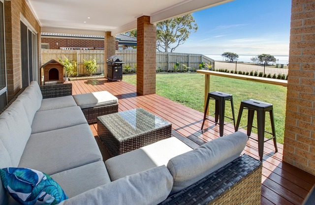 Capitanes-Escondite - Paynesville, VIC