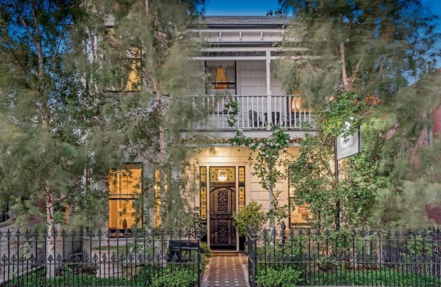 Captains Retreat Apartments and Cottages