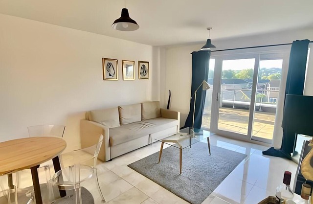 Captivating 1-Bed Apartment Greater London
