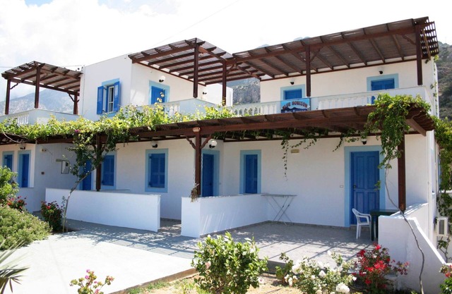 Captivating 1-Bed Apartment in Lefkos