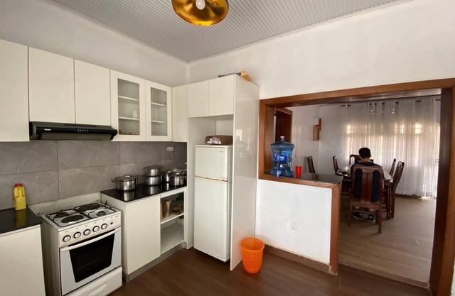 Captivating 4-bed House - Garden & Free Parking