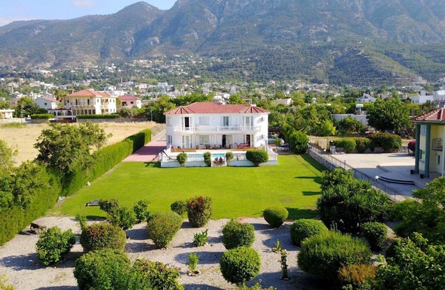 Captivating 5-Bed Villa with private pool & garden