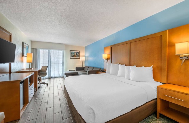 Captivating Oceanview Suite w/ Balcony - Perfect for Family Fun | 2 Units