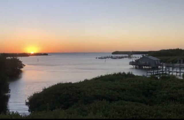CaptiVista! Your dream waterfront escape! Rustic luxury with unbelievable views!