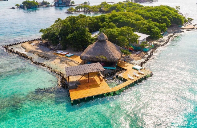 Car086 - Isla privada con 4 chalets en Islas del Rosario