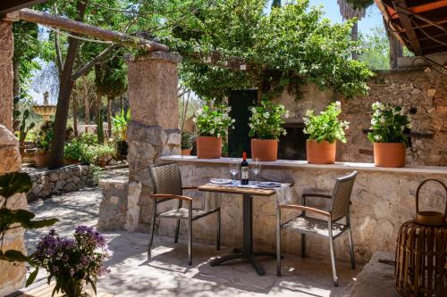 Caragol, Doppelzimmer auf Finca Zenara, Terrasse, Wifi, Klima, XXL Pool, Gemeinschaftsküche, Yoga