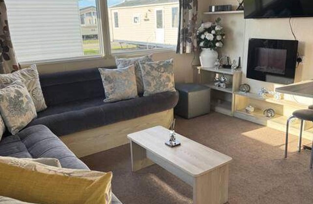 Oaklands Stunning Mini Lodge