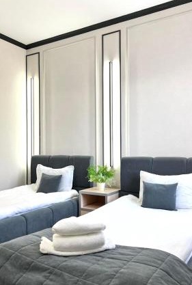 Caravan Hotel