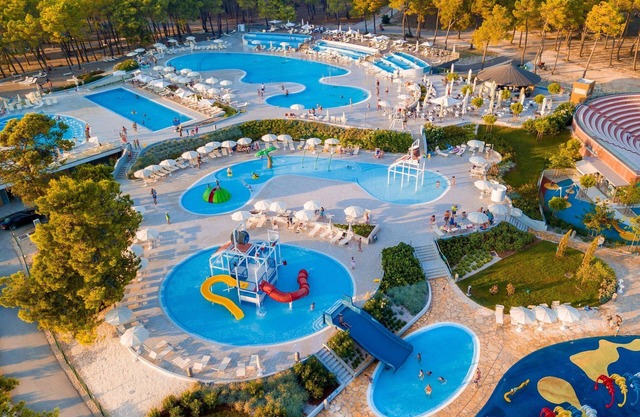Parque en Nin con Playa y Piscinas