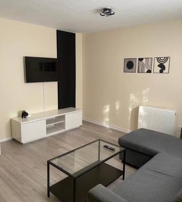 Cardiff bay cosy apartment with parking