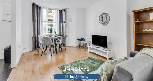 Cardiff Stylish 2 Bedroom Sleeps 6 Wi-Fi - JRR Stays
