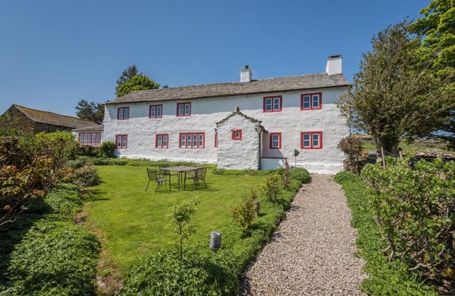 Carhullan Farmhouse - With Hot Tub & Dog-friendly