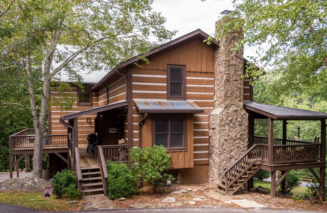Cari's Rivers Edge - private home in Boone with a fire pit