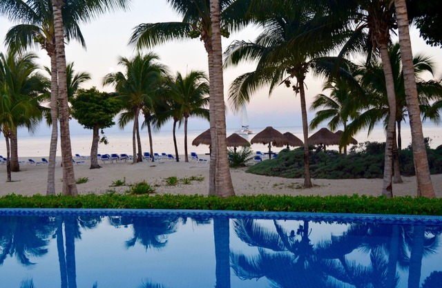 Frente a la playa del Caribe a nivel del suelo Condo