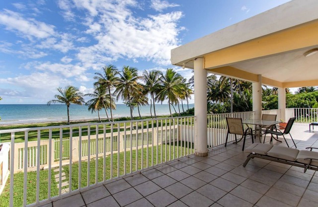 Casa frente a la playa del Caribe, rodeada de naturaleza, privada, actualizaciones en enero de 2019