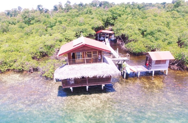 Caribe Azul, Sobre la Casita del Agua
