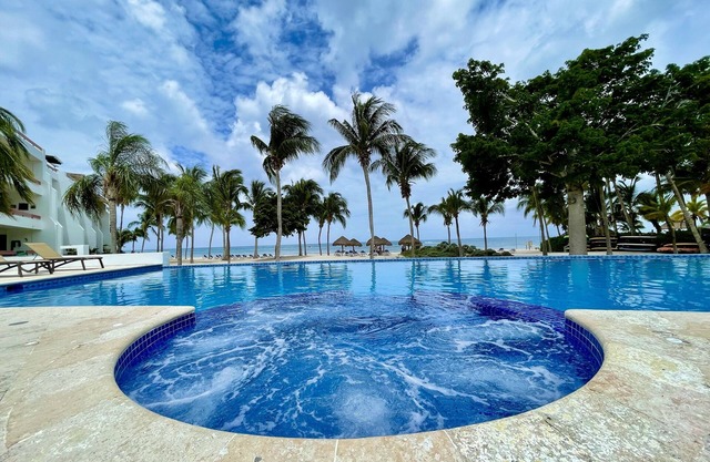 Caribbean Escape, Spacious 2 Bdrm Condo, Private Lap Pool