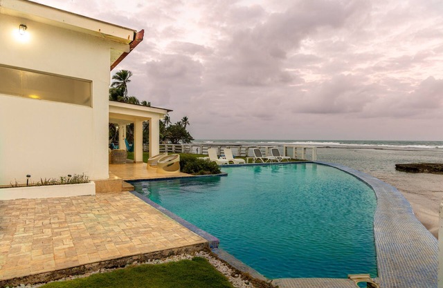 Caribbean Paradise - Beachfront Getaway