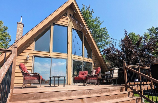 Caribouyah Lake House | Pontoon available for rental