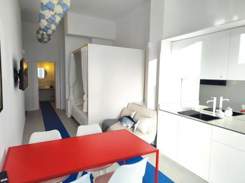 CariSan1 - 6 min to beach, modern, bright